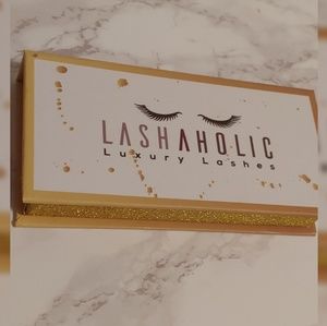 Lashaholic lashes